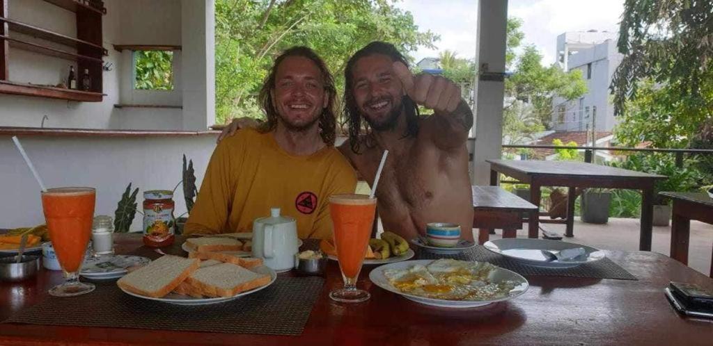 Lion Paradise Surf Beach Matara Eksteriør bilde